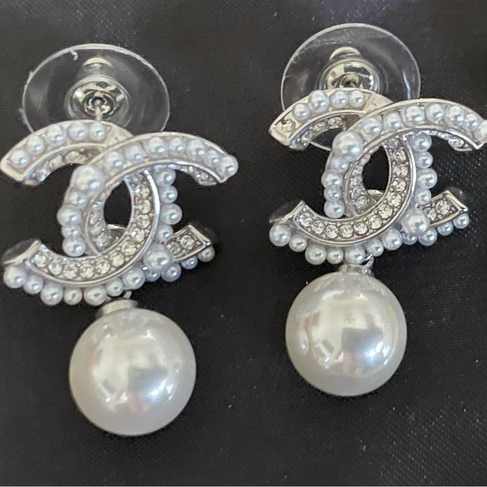SOLD Chanel pearl earrings